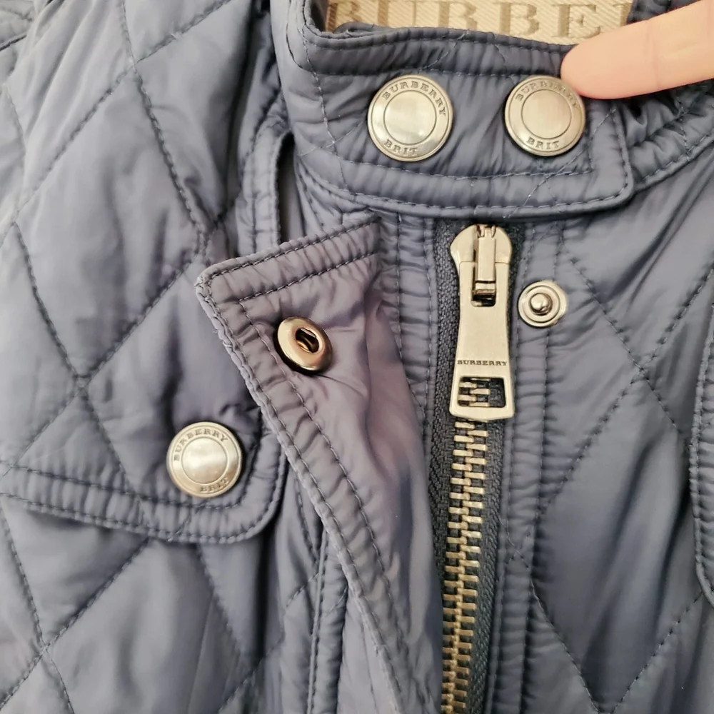 Burberry Short Finsbridge Quilted Jacket - Picture 5 of 12